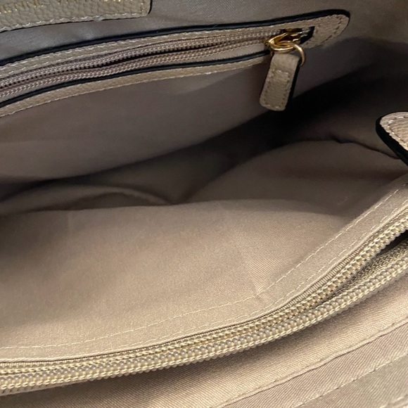 Adrienne Vittadini Black and Tan Pebble Tote Bag - Picture 4 of 5